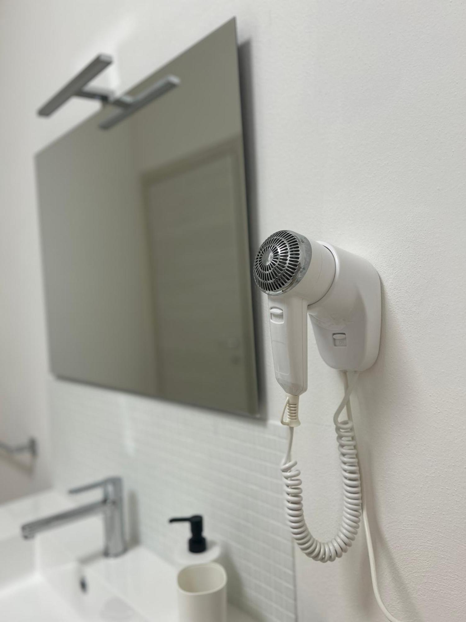 Tezone Seven Apartments Верона Экстерьер фото