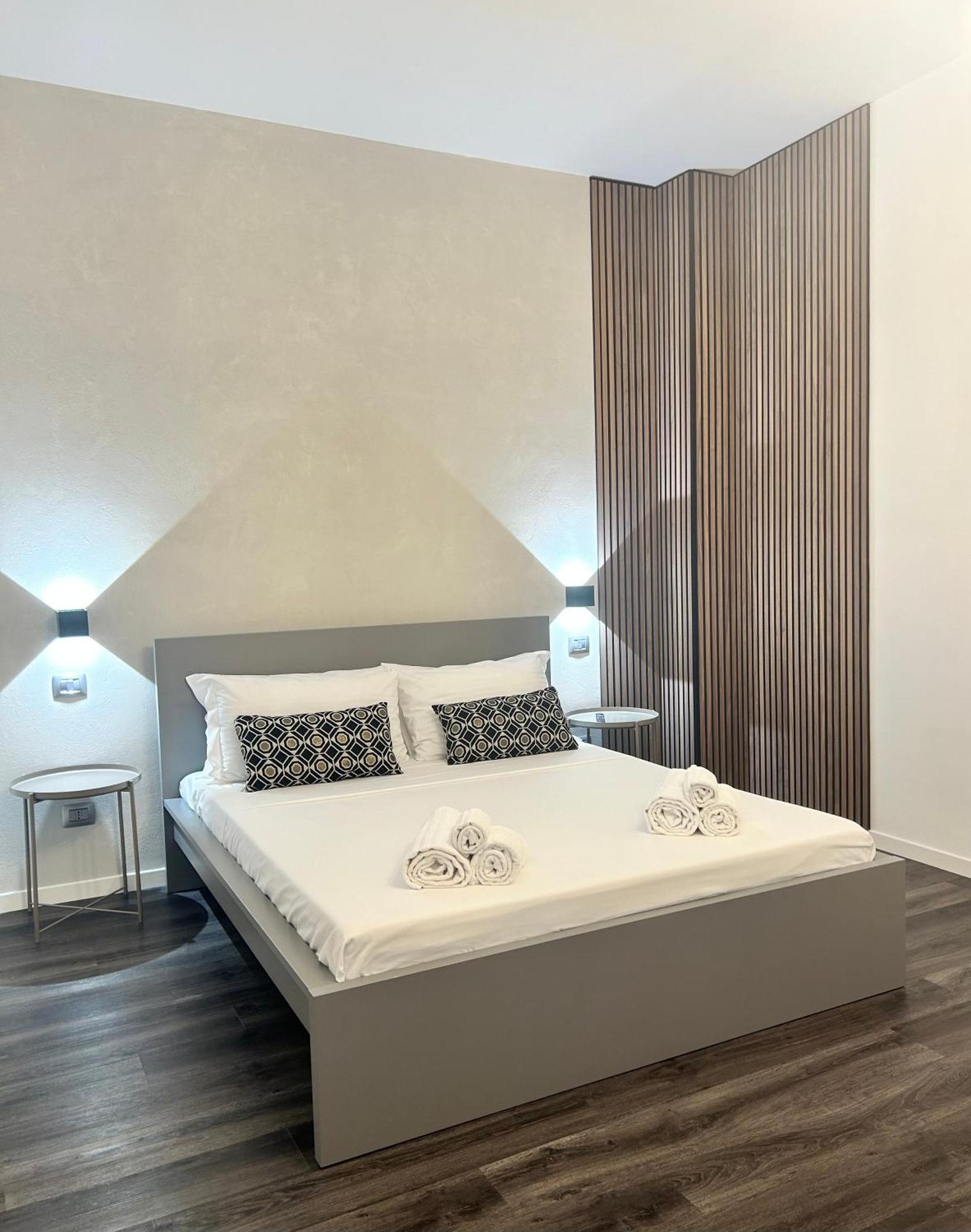 Tezone Seven Apartments Верона Экстерьер фото