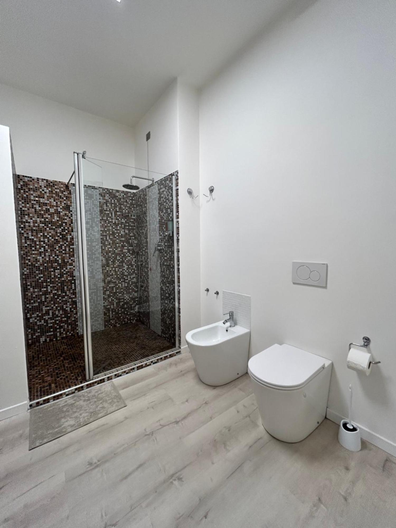 Tezone Seven Apartments Верона Экстерьер фото