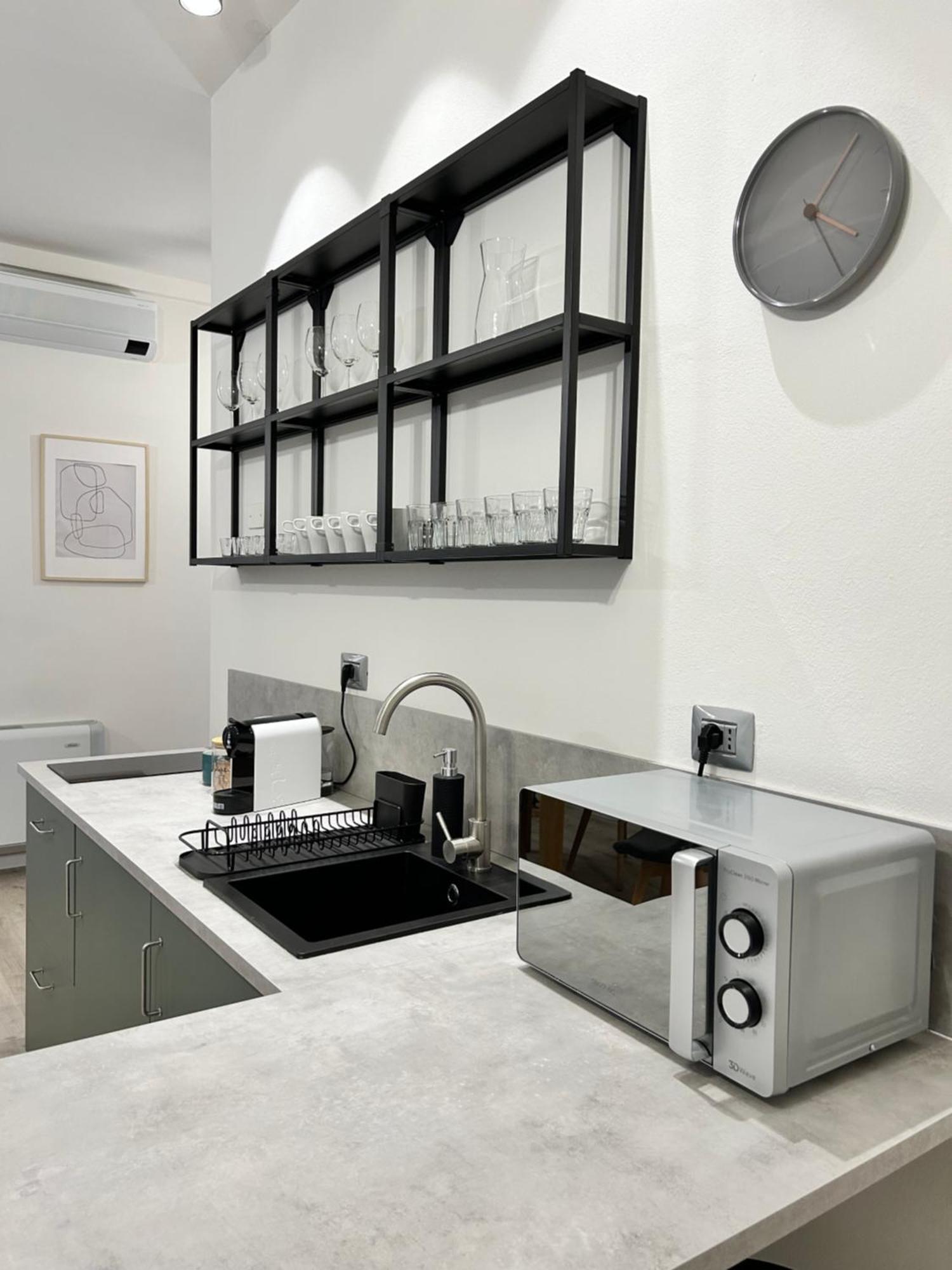 Tezone Seven Apartments Верона Экстерьер фото